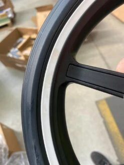 Outlet - CYBEX E-Priam Frame With Seat Hardpart - Chrome + Black (2020) -Cybex IMG 3561